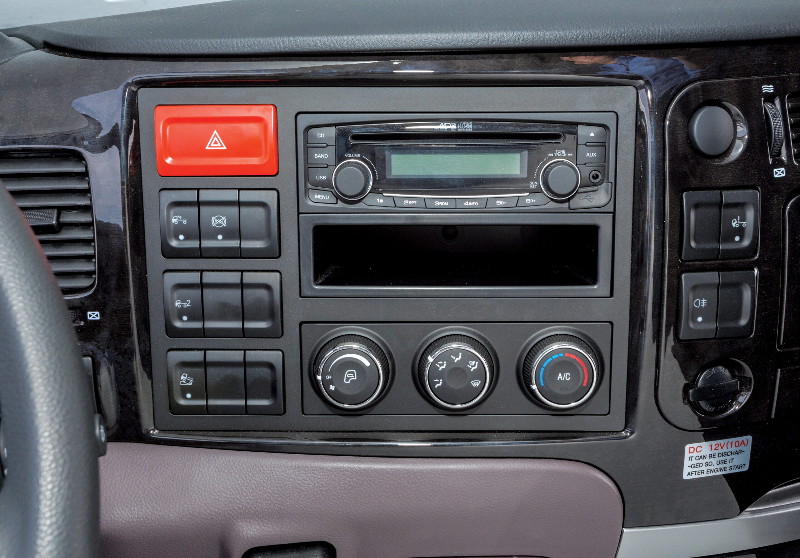 MAXIMUS Tractor Audio _ Aircon